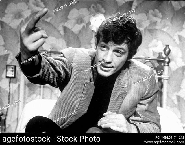 Un singe en hiver  Year: 1962  Director: Henri Verneuil Jean-Paul Belmondo. It is forbidden to reproduce the photograph out of context of the promotion of the...