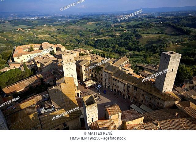 Italy, Tuscany, San Gimignano, historical centre listed as World Heritage by UNESCO, Piazza della Cisterna seen from above