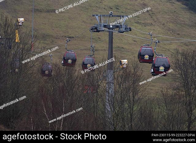 PRODUCTION - 14 January 2023, Hessen, Willingen: View of cabins on the Ettelsberg cable car in the Willingen ski resort in the Sauerland region