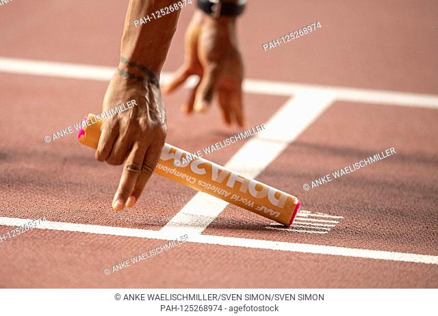 Feature, baton with hands on the start, staff, final 4x100m Men's relay, on 05.10.2019 World Athletics Championships 2019 in Doha / Qatar, from 27.09