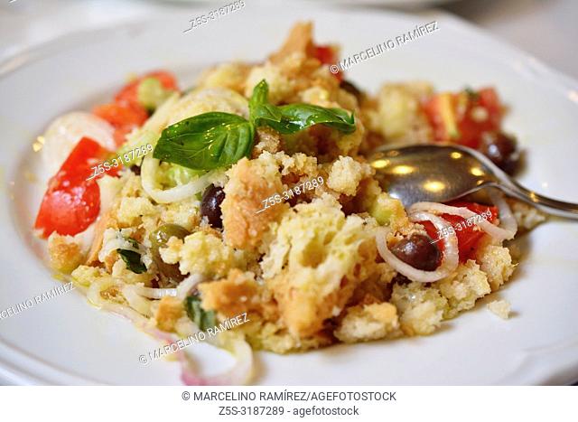 Traditional italian cuisine. Panzanella Salad with Bread. Lucca, Province of Lucca, Tuscany, Italy, Europe