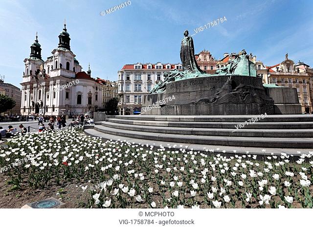Prague, Old Town Square, Jan Hus Monument, the Czech Republic. - Prag, Tschechien; Tschechische Republik, 31/07/2009