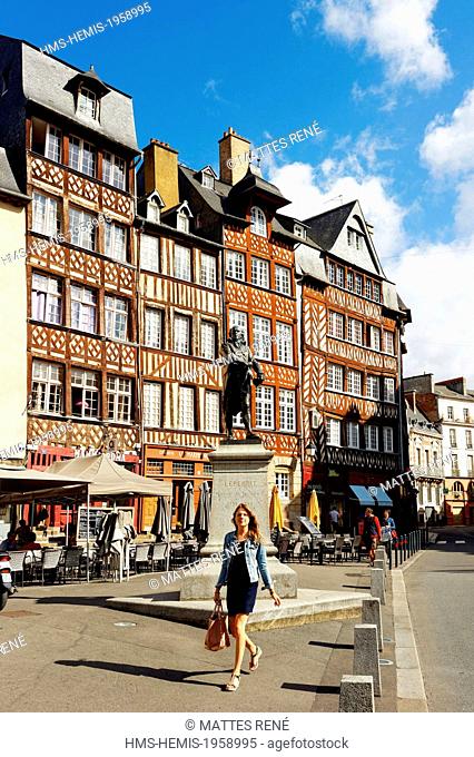 France, Ille et Vilaine, Rennes, Champ Jacquet square is bordered of half timbered houses from the 17th century, statue of Jean Leperdit