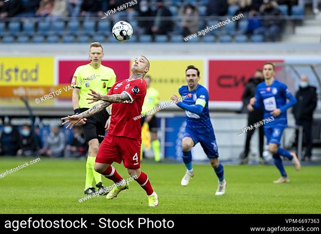 Antwerp's Radja Nainggolan pictured in action during a soccer match between KAA Gent and Royal Antwerp FC, Sunday 30 January 2022 in Gent