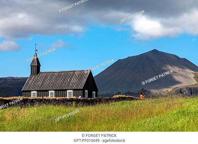 THE BUDIR BLACK CHURCH, VOLCANIC PENINSULA OF GRUNDARFJORDUR, SNAEFFELSNES PENINSULA, ICELAND