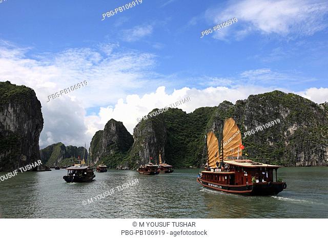 Halong Bay is located in Quáng Ninh province, Vietnam The bay features thousands of limestone karsts and isles in various sizes and shapes The bay has a 120...