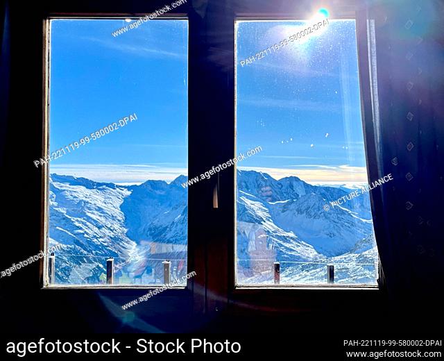19 November 2022, Austria, Hintertux: View from the glacier hut in the Hintertux Glacier ski area to the Schlegeisspeicher