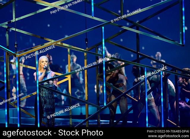 18 May 2021, Netherlands, Rotterdam: Singer and Youtuber Davina Michelle (Netherlands) performs with dancers as a show act during the second dress rehearsal of...