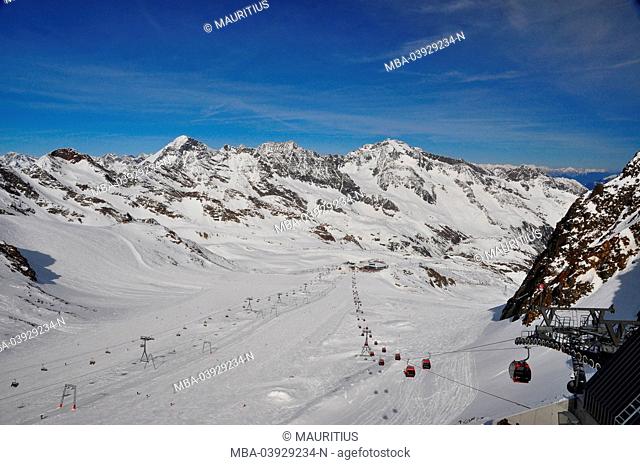 Austria, Tyrol, Stubai, Stubai glacier, skiing area, Eisgrat, winter