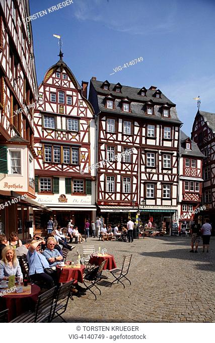 Bernkastel-Kues : Marktplatz mit Fachwerkhaeusern in der Altstadt von Bernkastel