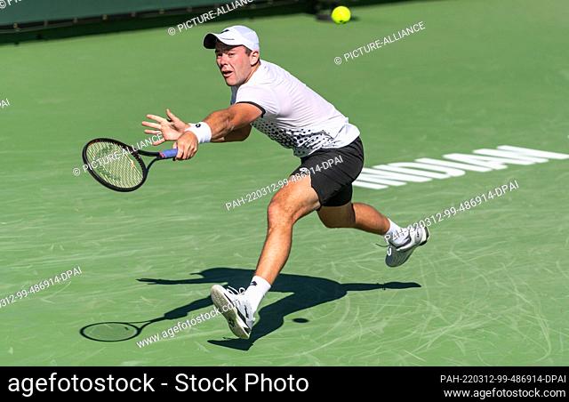 11 March 2022, US, Indian Wells: Tennis; ATP Tour; Indian Wells; BNP Paribas Open; Men; Singles, 1st round, Paire (France) - Koepfer (Germany): Dominik Köpfer...