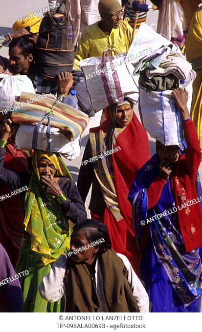 India, Uttar Pradesh, Allahabad Prayag, pilgrims at Kumbh Mela holy Festival