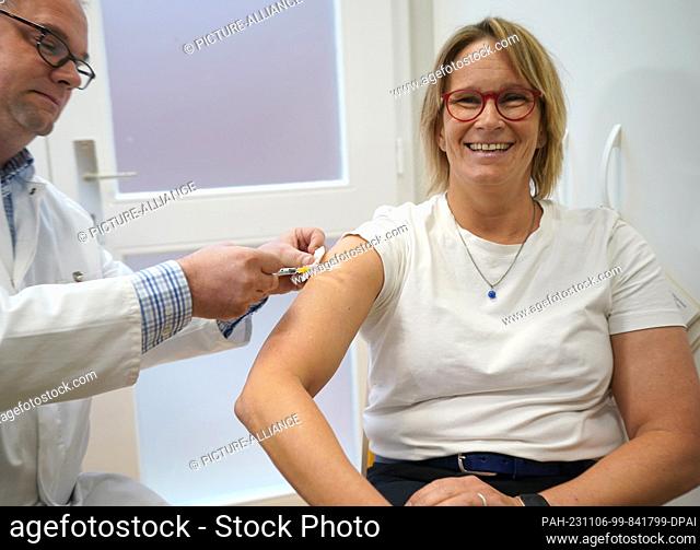 06 November 2023, Hamburg: Vaccinologist Matthias Boldt, head of the vaccination center at the Institute for Hygiene and Health