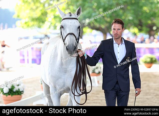 02 September 2023, Italy, Mailand: Equestrian sport: European Championships, show jumping, constitutional test before the individual final