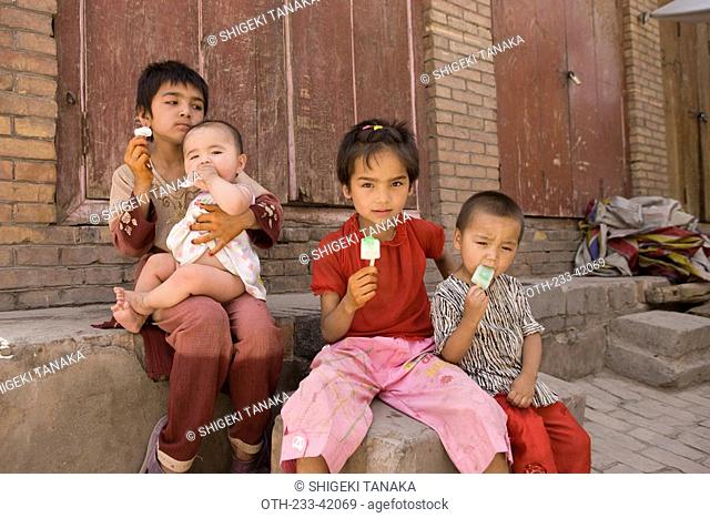 Uyghur kids, Old town of Kashgar, Xinjiang Uyghur autonomy district, Silkroad, China