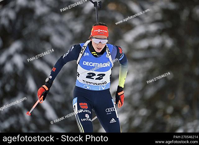 Vanessa VOIGT (GER), action, single image, cut single motif, half figure, half figure. IBU Biathlon World Cup women's 7.5 km sprint on January 12th