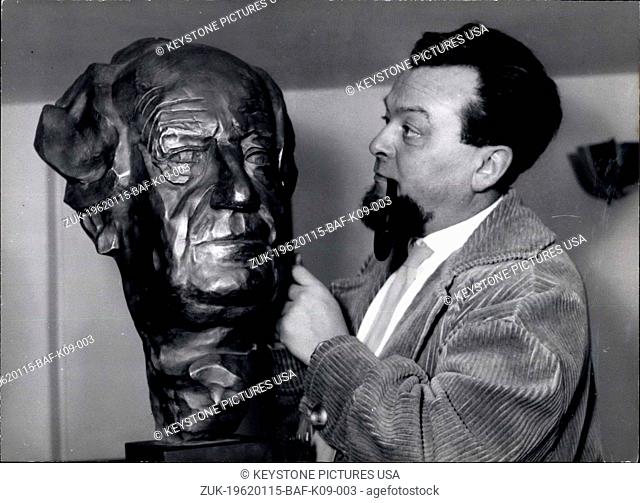 Jan. 15, 1962 - Gerhart Hauptmann bust: By order of the city of Frankfurt, the sculptor Knud Knudsen (Knudsen) - right- made this bronce bust of the world...