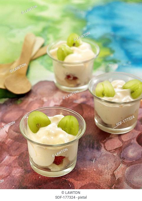 Rose-flavored mousse with lychees