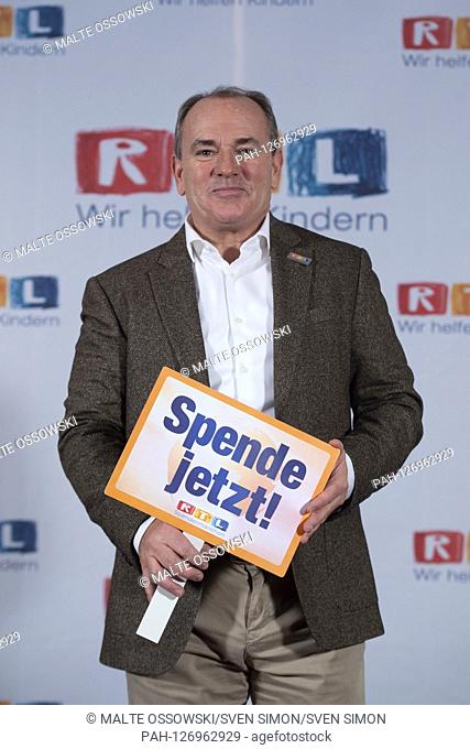 Wolfram KONS, moderator, portrait, portrait, portrait, cropped single image, single motive, 24th RTL Spendenmarathon ""Wir helfen Kindern"", TV, 21