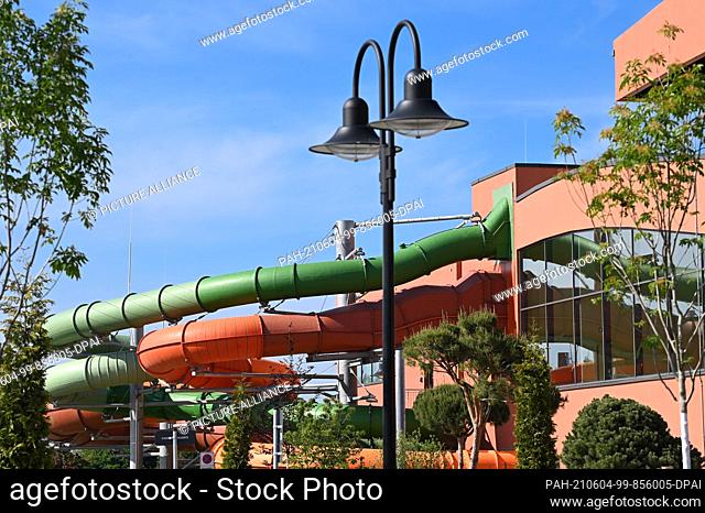03 June 2021, Brandenburg, Werder (Havel): The large water slide of the premium spa Havel-Therme. The water and relaxation world on the banks of the Großer...