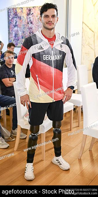 26 July 2023, Berlin: Para-athlete Ali Lacin at a reception on the occasion of the 2024 Olympic Games in Paris at the French Embassy