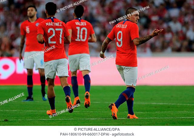 8 June 2018, Poznan, Poland: Soccer, Friendly Match Poland vs. Chile at the INEA Stadium Poznan: Martinez (L-R), Valdes and Nicolas Castillo cheer after scoring...