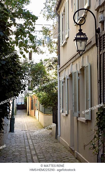 France, Paris, Villa Mulhouse at 86 Rue Boileau