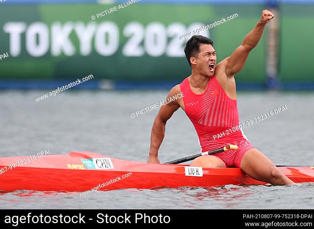 07 August 2021, Japan, Tokio: Canoe: Olympics, canoe single, 1000 m, men, final in the Sea Forest Waterway. Liu Hao from China is happy about silver