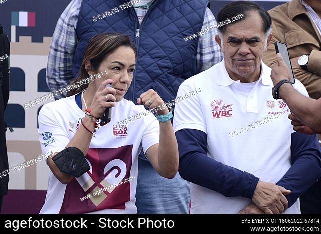 June 18, 2022, Mexico City, Mexico: Female boxer Jackie Nava and former boxers and Ruben Olivares “Puas” during the massive boxing class in the Mexico City...