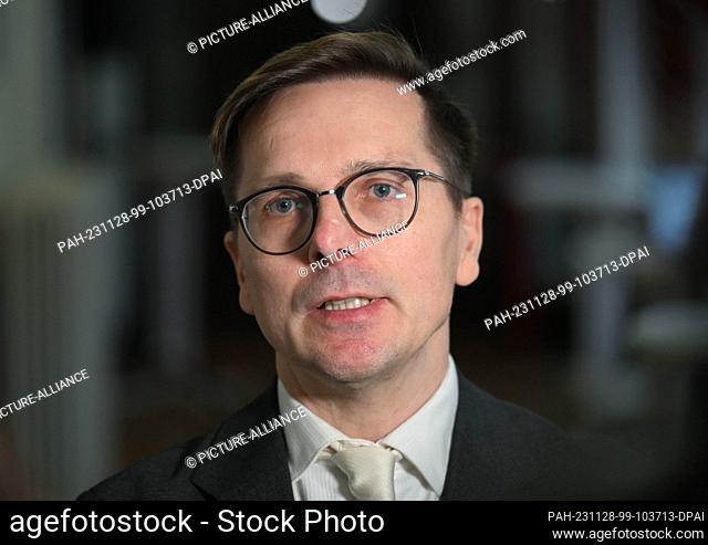 28 November 2023, Saxony, Leipzig: Daniel Baumgärtner, lawyer for the joint plaintiff, makes a statement after the end of the trial