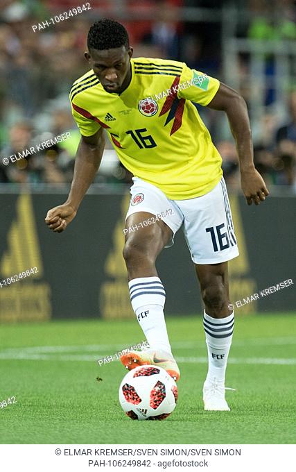 Jefferson LERMA (COL) with Ball, single action with ball, action, full figure, upright, COLOMBIA (COL) - England (ENG) 3: 4 iE, round of 16, game 56, on 03