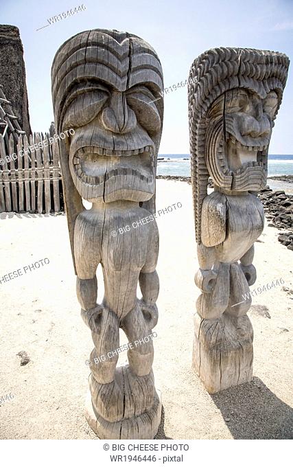 Pair of carved wooden ki'i, Place of Refuge, Hawaii