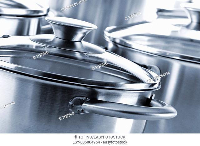 Composition with stainless pots