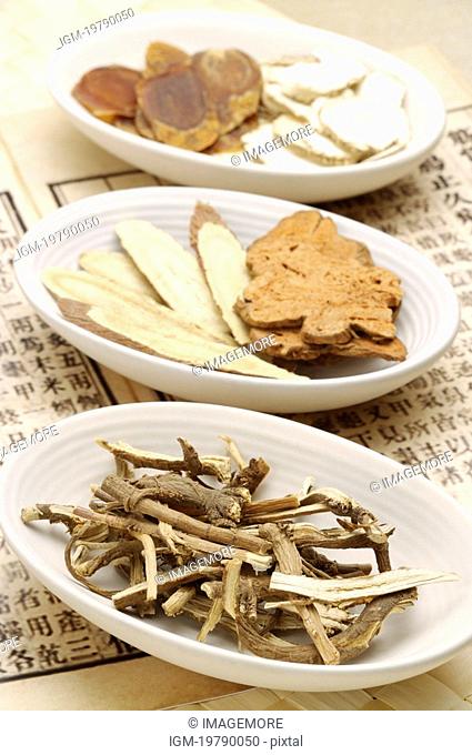 Plates of Chinese herbal medicines