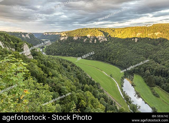 Evening atmosphere with clouds and a view of the Upper Danube Valley from Eichfelsen, Irndorf, Baden-Württemberg, Germany, Europe