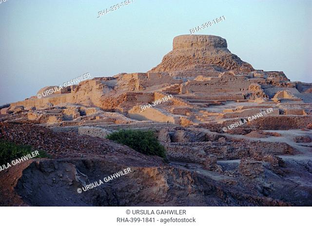 The Citadel with the Buddhist stupa dating from 2nd century AD, from south west, Indus Valley civilization, Mohenjodaro, UNESCO World Heritage Site, Sind Sindh