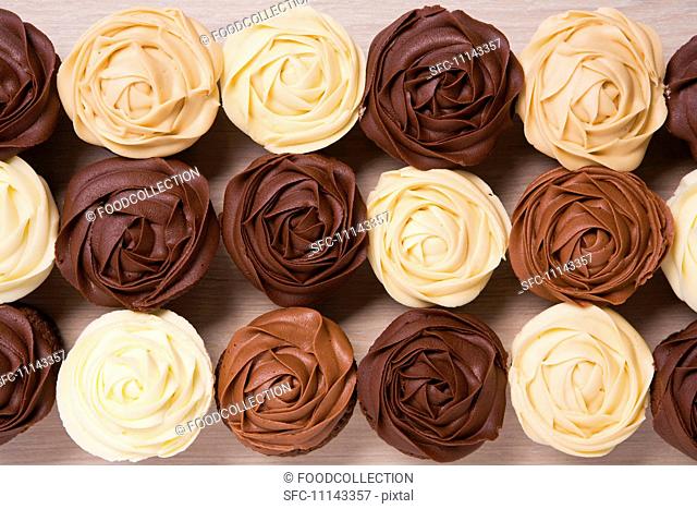 Rose cupcakes with brown frosting