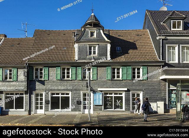 Haan, Germany, Haan, Bergisches Land, Niederbergisches Land, Niederberg, Rhineland, North Rhine-Westphalia, NRW, residential building and business house...