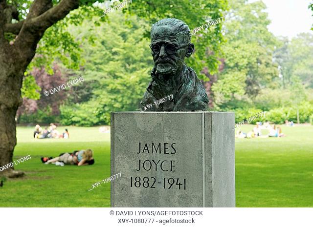 Dublin City  Statue of Irish author literary figure novelist writer James Joyce in St  Stephen’s Green