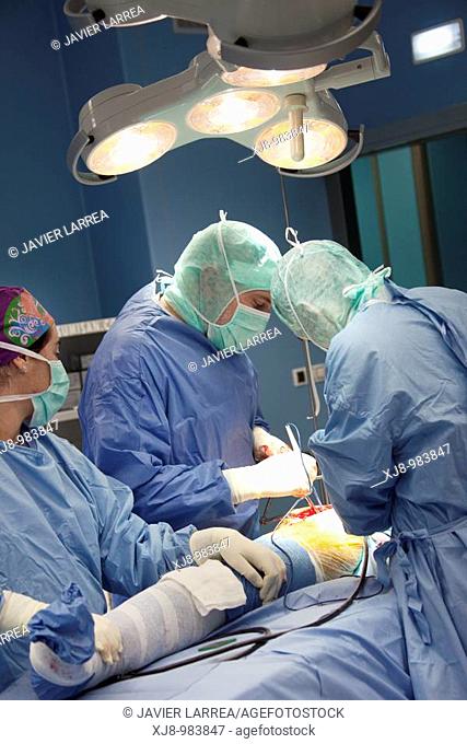 Hip joint replacement, traumatology operating room. Hospital Policlinica Gipuzkoa, San Sebastian, Donostia, Euskadi, Spain