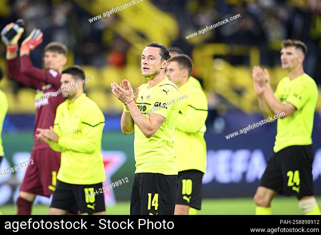 Nico SCHULZ (DO) claps after the game, Soccer Champions League, preliminary round 2nd matchday, Borussia Dortmund (DO) - Sporting Lisbon (LIS) 1: 0