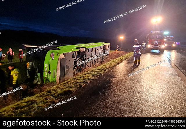 29 December 2022, Mecklenburg-Western Pomerania, Hagenow: A bus carrying more than 20 passengers left the highway 24 near Hagenow (Ludwigslust-Parchim district)...