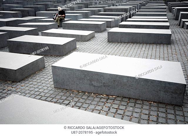 Germany, Berlin, Memorial to the Murdered Jews of Europe, Concrete Pillars of the Holocaust Memorial, designed by Architect Peter Eisenman and engineer Buro...