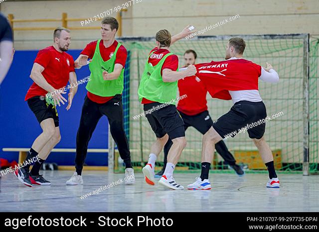 07 July 2021, Bavaria, Herzogenaurach: The German national handball team is preparing for the Olympic Games in Tokyo in Herzogenaurach