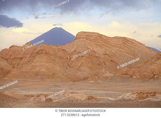 Chile, Antofagasta Region, Atacama Desert, Valle de la Luna, Volcano Licancabur,