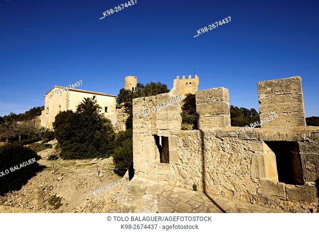 Castillo de Capdepera (s. XII-XIV) Torre Miquel Nunis. Mallorca. Baleares. España