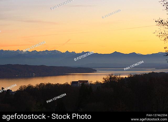 District Starnberg, Germany November 18, 2020: Impressions Starnberger See - 2020 Starnberg, District Starnberg, autumn, sunset, sundown, coloration