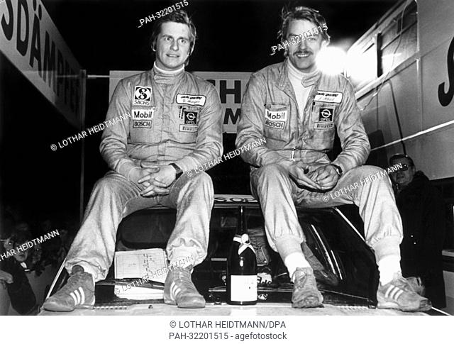 With a good start-goal victory in the Sachs-Winter Rally in Wolfsburg on 21 February 1982, the Opel company drivers Jochi Kleint (right) and Gunter Wanger...