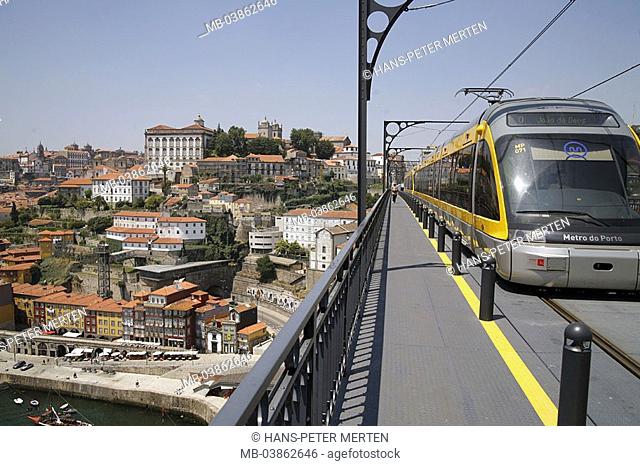 Portugal, postage, old part of town Ribeira, Ponte de cathedral Luis I, streetcar