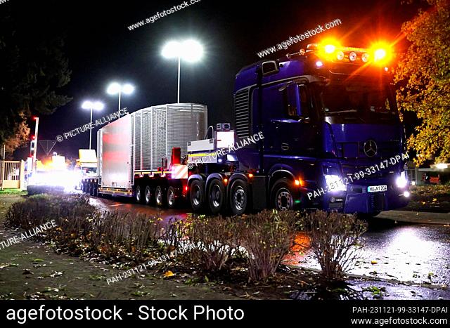 21 November 2023, North Rhine-Westphalia, Jülich: An empty Castor container sets off on a test drive. The test drive should start in the evening in Jülich near...